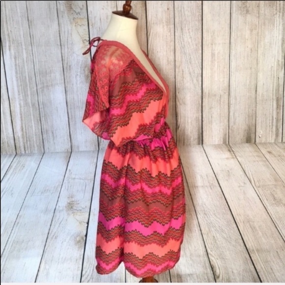 Coral printed dress w/ lace detail & pockets - Picture 3 of 8